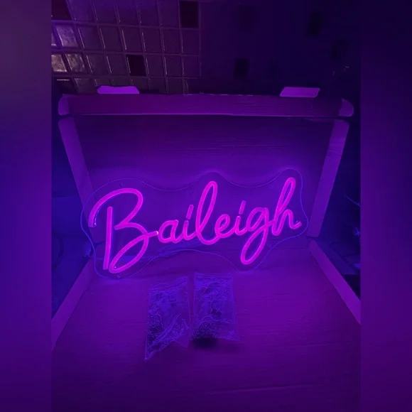 Neon purple name sign Baileigh
Brand new in box. - Picture 3 of 6